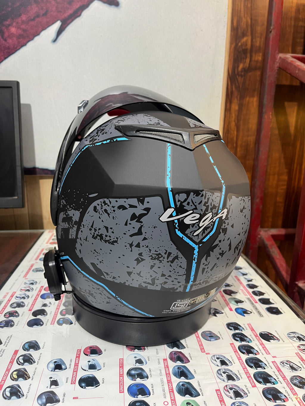 Vega Crux Victor With Bluetooth